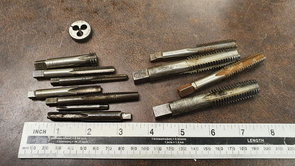 (096) Assorted taps and dies BSW